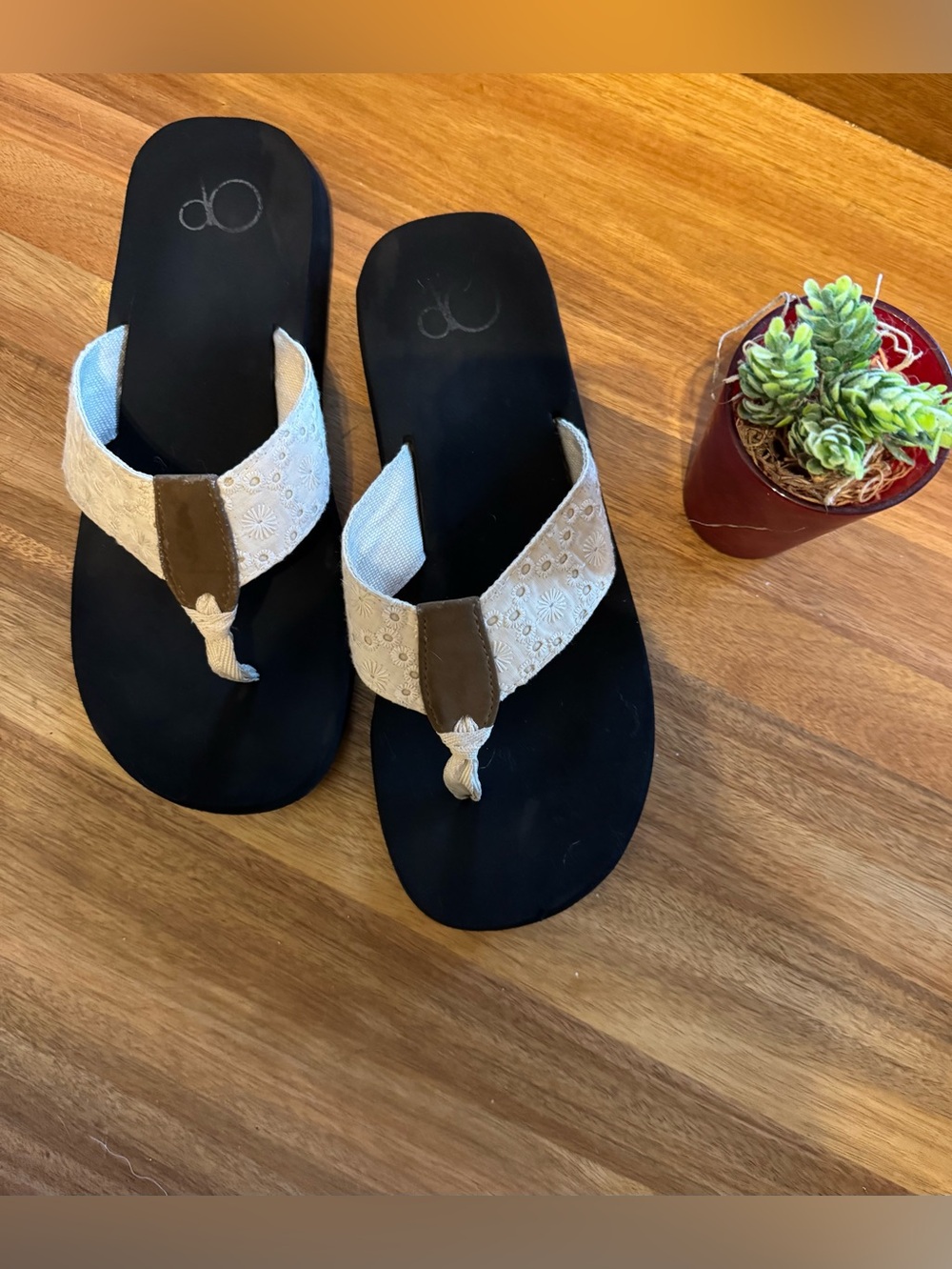OP Women’s | Black Flip Flops | Cream Islet Lace & Leather Straps | Size 11